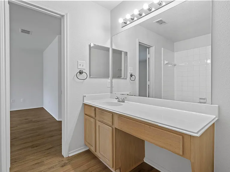 2205 Lookout Ln — Photo 18