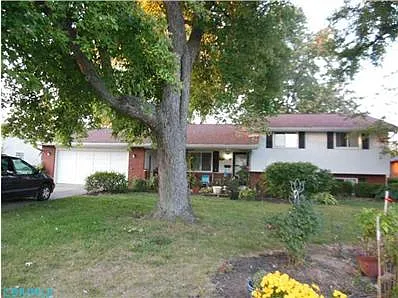 2666 Burnaby Dr photo 1