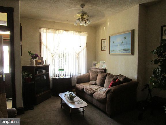 5th image of 225 E Tioga St
