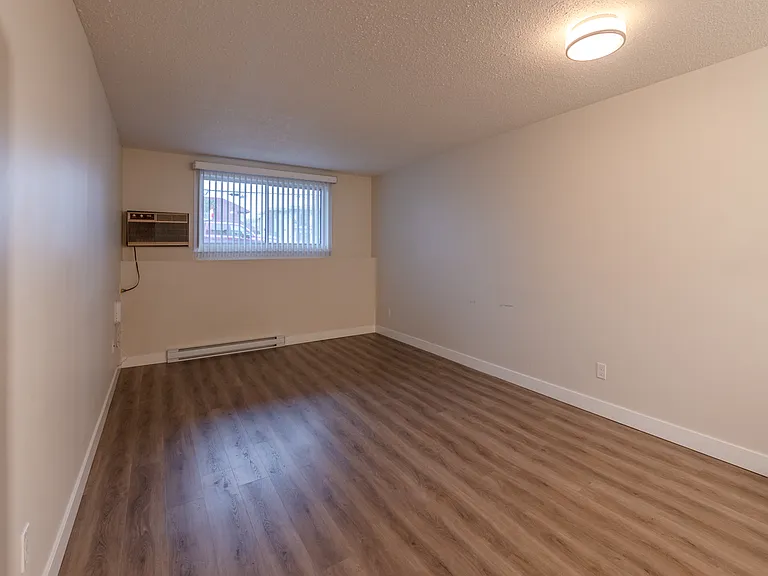 165 Edmonton Ave — Photo 6