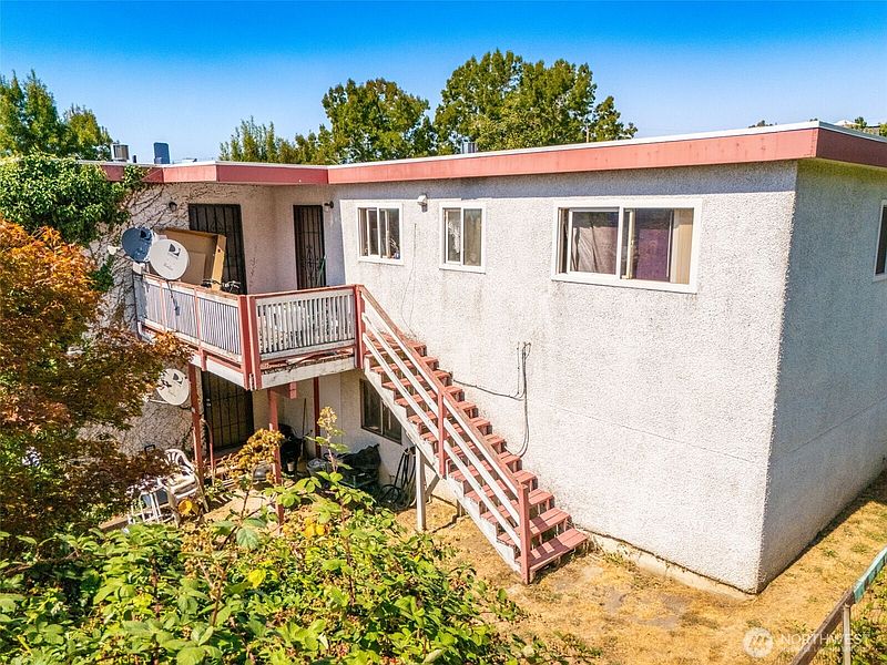 5th image of 812 29th Avenue S