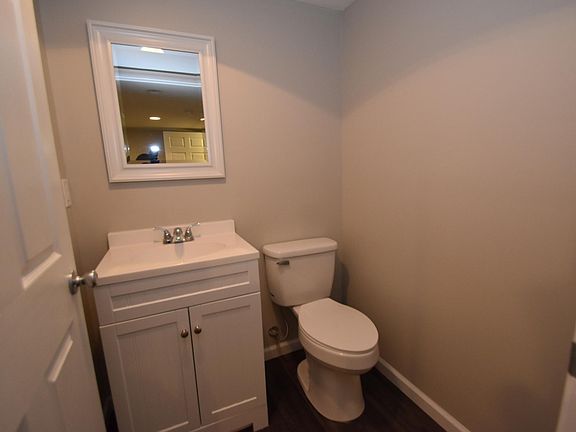 4th image of 235 Macandrews Way