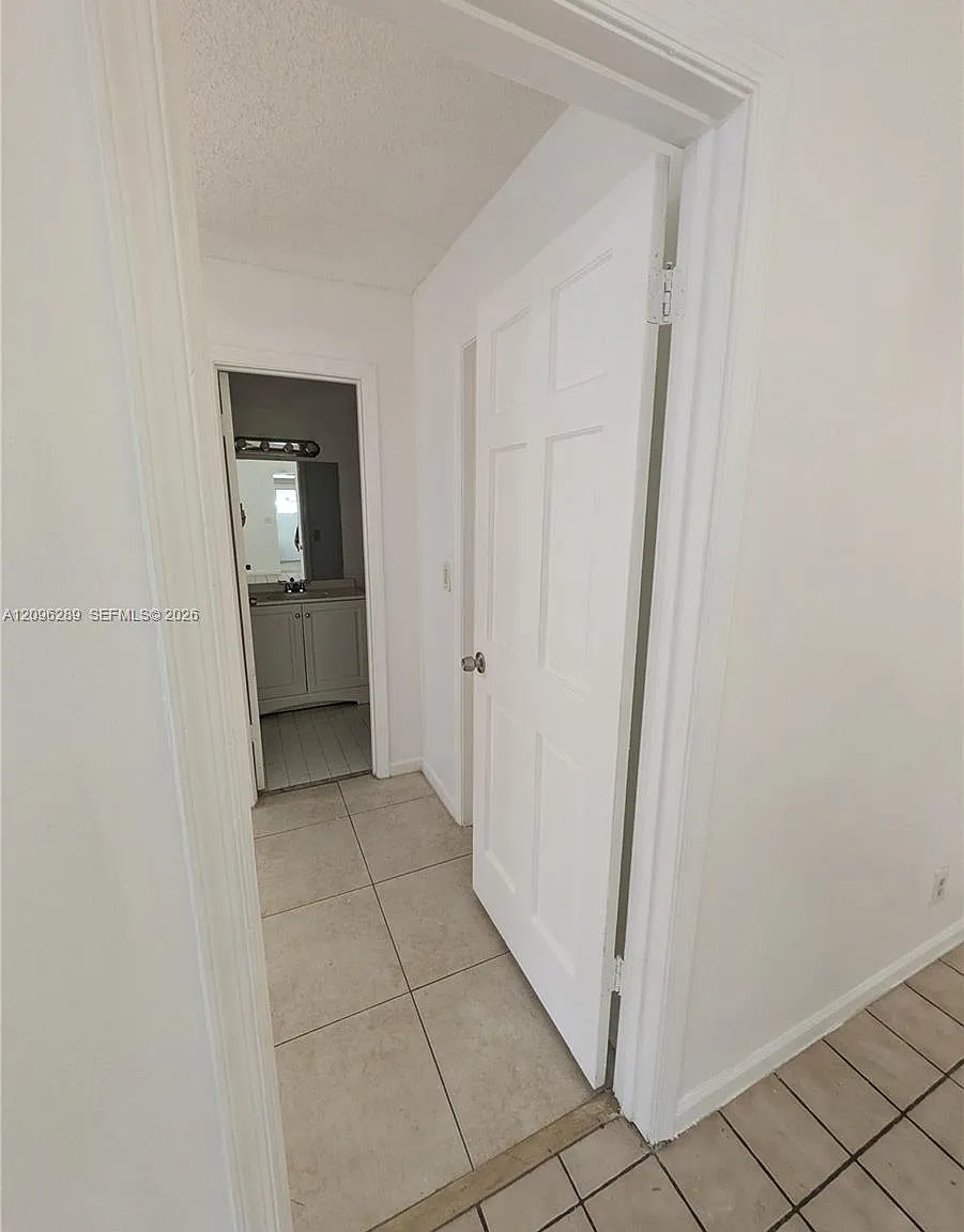 North Lauderdale Village — Photo 4