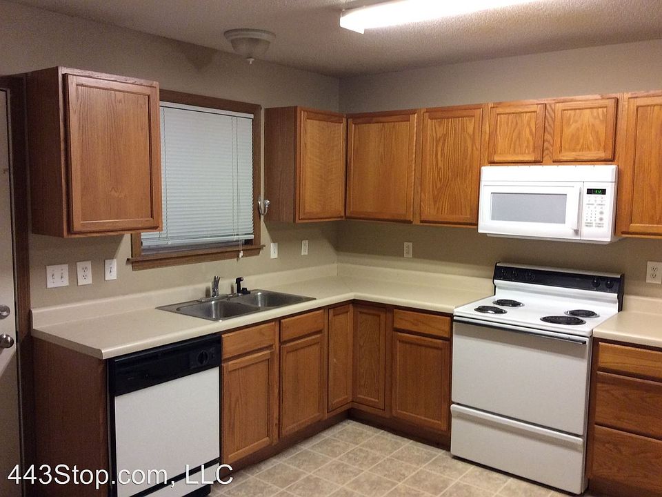 2nd image of 2623 E Oakbrook Dr #B