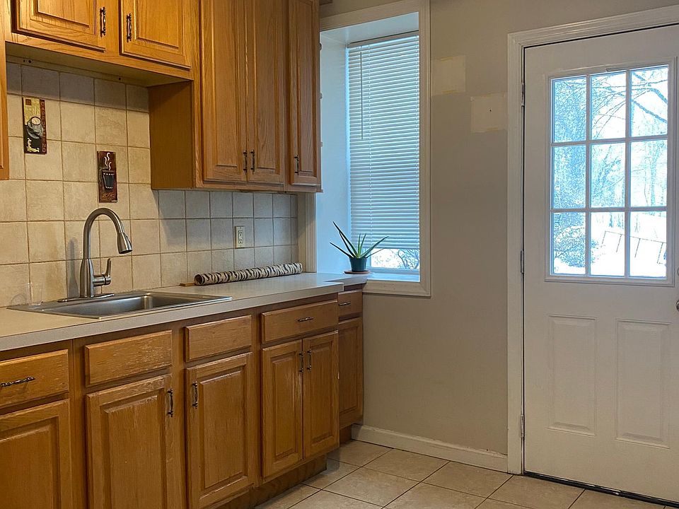 1st image of 158 Cook Ave #1