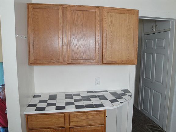 4th image of 1402 N Greenview Ave