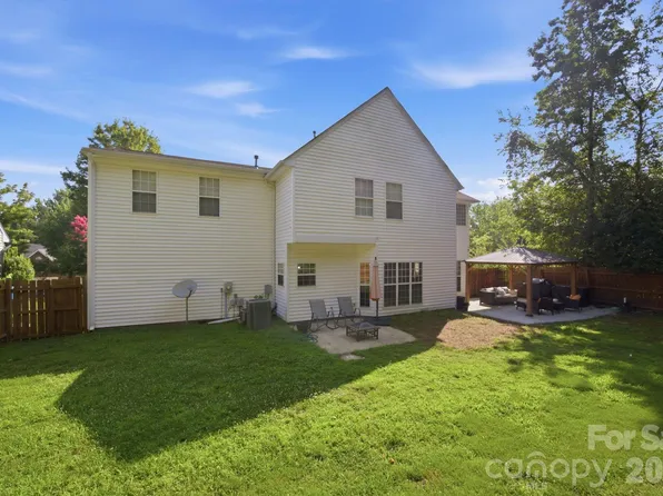 1946 Wilrose Pl, Matthews, NC 28105