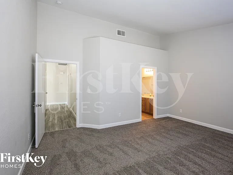 6138 Sydney Bay Ct — Photo 9