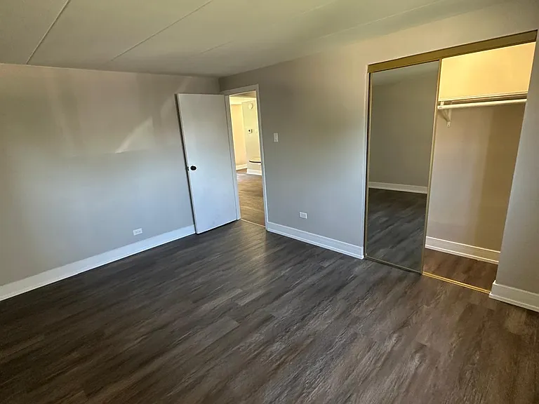 5486 S Archer Ave S #1C — Photo 16