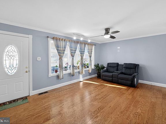 4th image of 213 Stanlake Rd