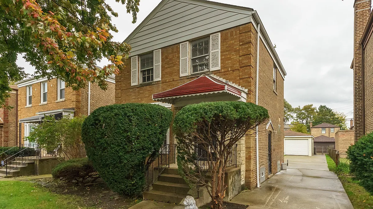 Building Photo - 7609 S Hoyne Ave