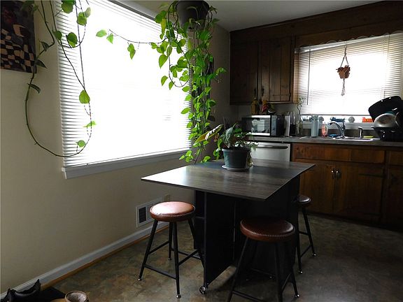 4th image of 2125 Baird Rd