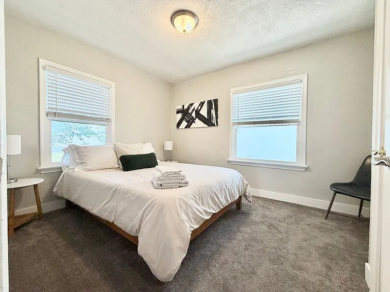 37 W Robert Ave — Photo 10
