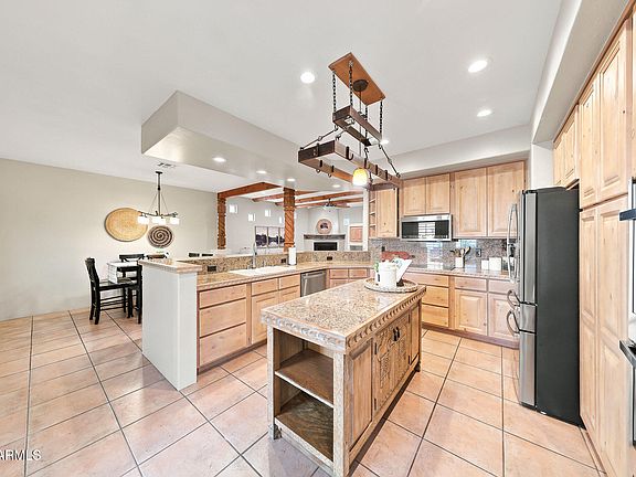 5th image of 1732 E GELDING Drive