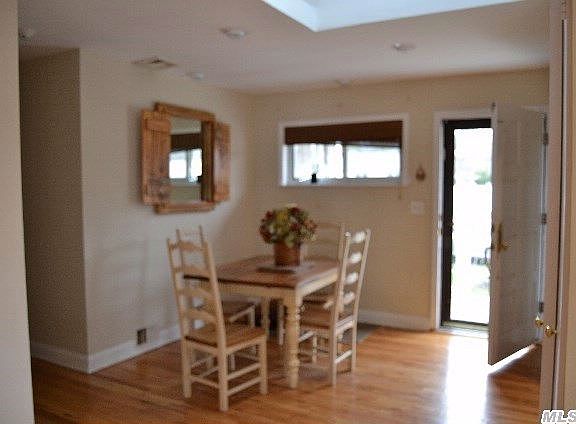 3rd image of 68 Thorman Ave