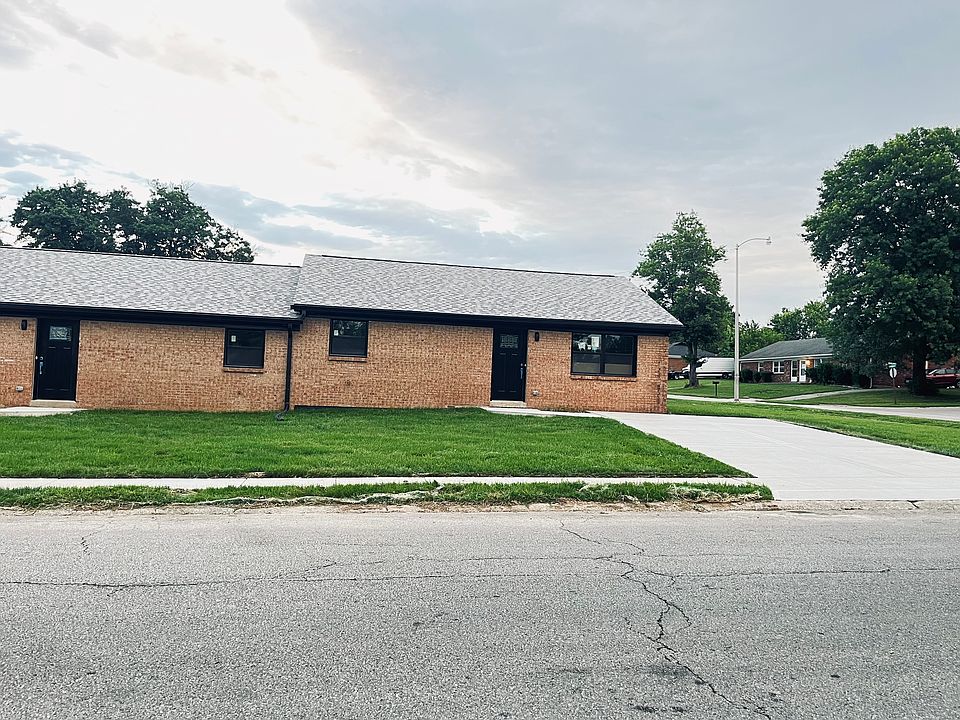 2nd image of 300 Longview Dr #B