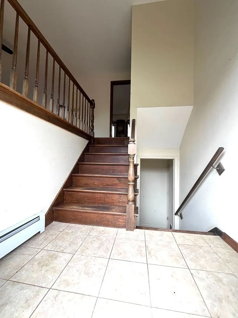 Renting a Single-Family Home — Photo 4