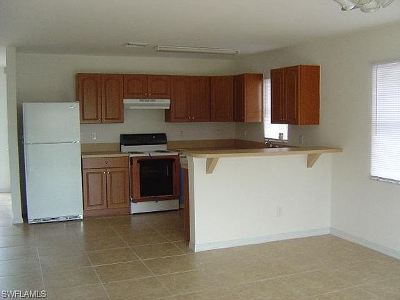 3rd image of 212 Hightower Ave S