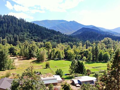 7732 N Applegate Rd, Grants Pass, OR, 97527