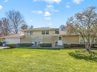14322 McCarthy Rd, Lemont, IL 60439