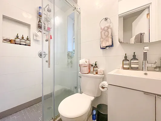 Rented by (Legacy) NY Quality Living Uptown | media 15