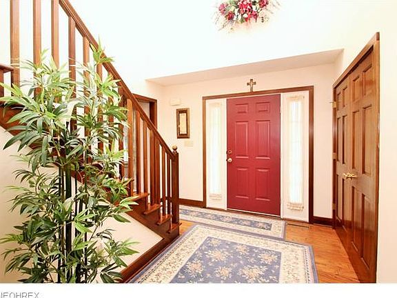 3rd image of 345 Laurel Ln