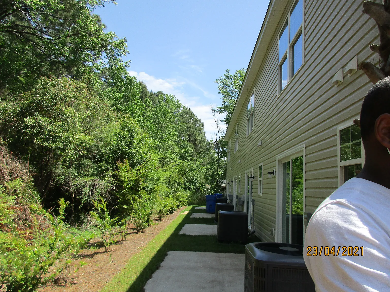 2 bed, 1.5 bath, 1100 sqft, $1,400 — Photo 3