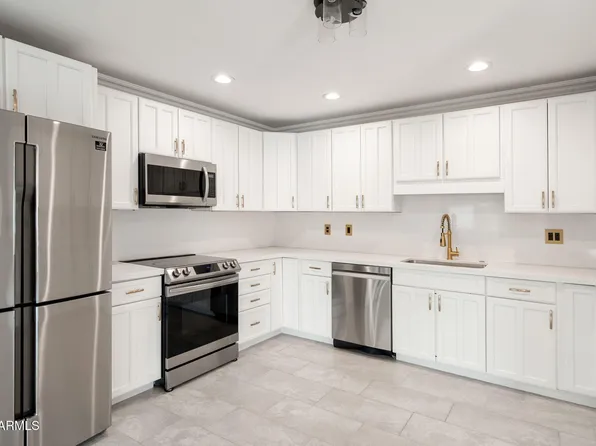 8443 E EDGEMONT Avenue, Scottsdale, AZ 85257