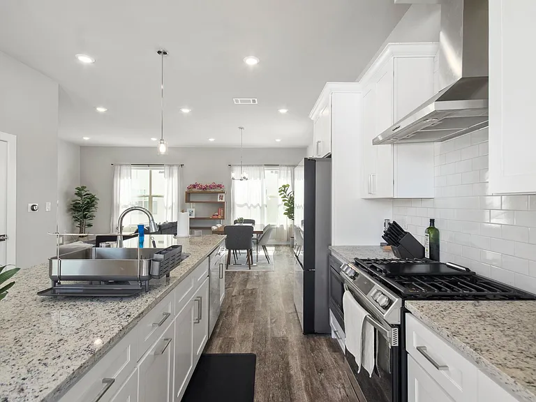 702 N Plano Rd — Photo 12
