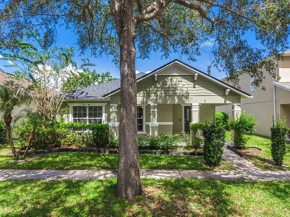 13863 Carolina Laurel Dr