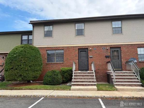109 Maple Hill Dr, Woodbridge, NJ 07095