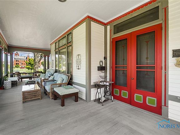 4th image of 307 W Wooster St