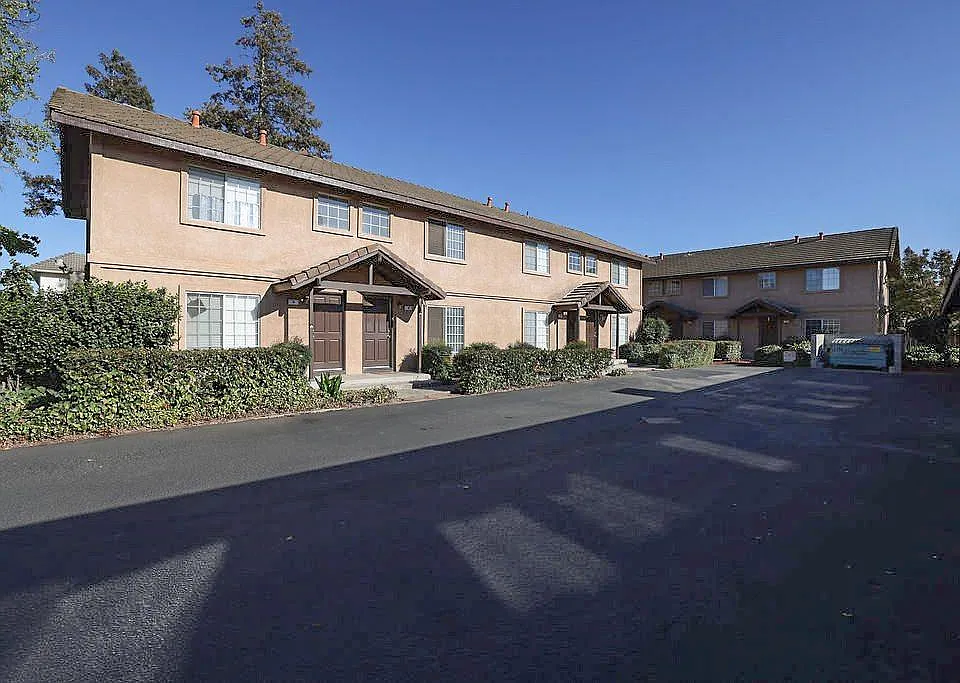 1977 Ponderosa Dr #11