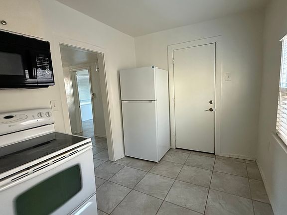 5th image of 624 W Pinkley Ave Unit C