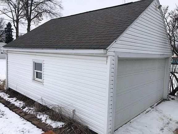 5th image of 710 Woodbine St