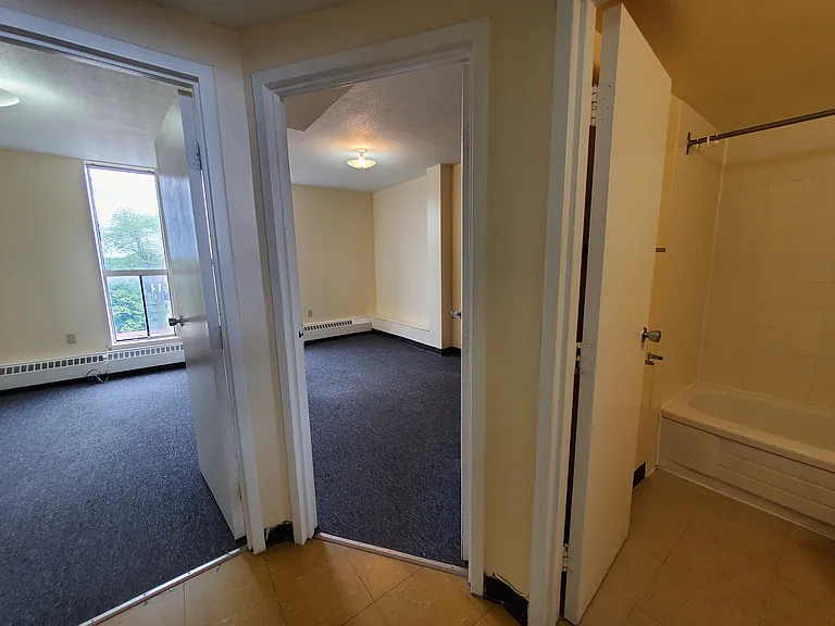 401 Princess St — Photo 30