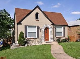 325 Atlas Dr, Saint Louis, MO 63125