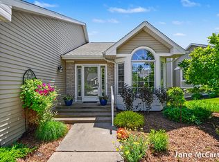 2338 Whimbrel Ct NE, Grand Rapids, MI 49505