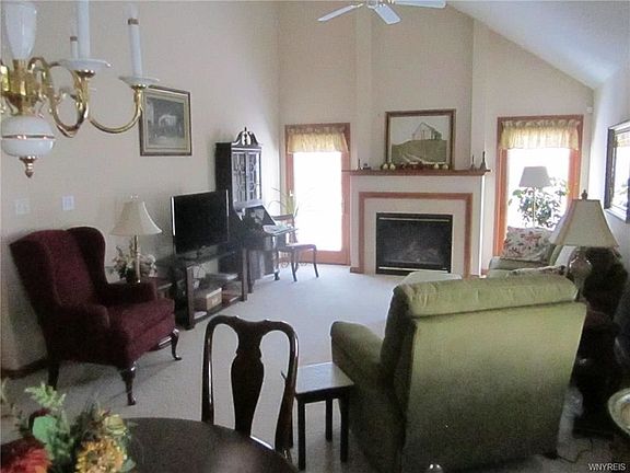 3rd image of 124 Parwood Trl