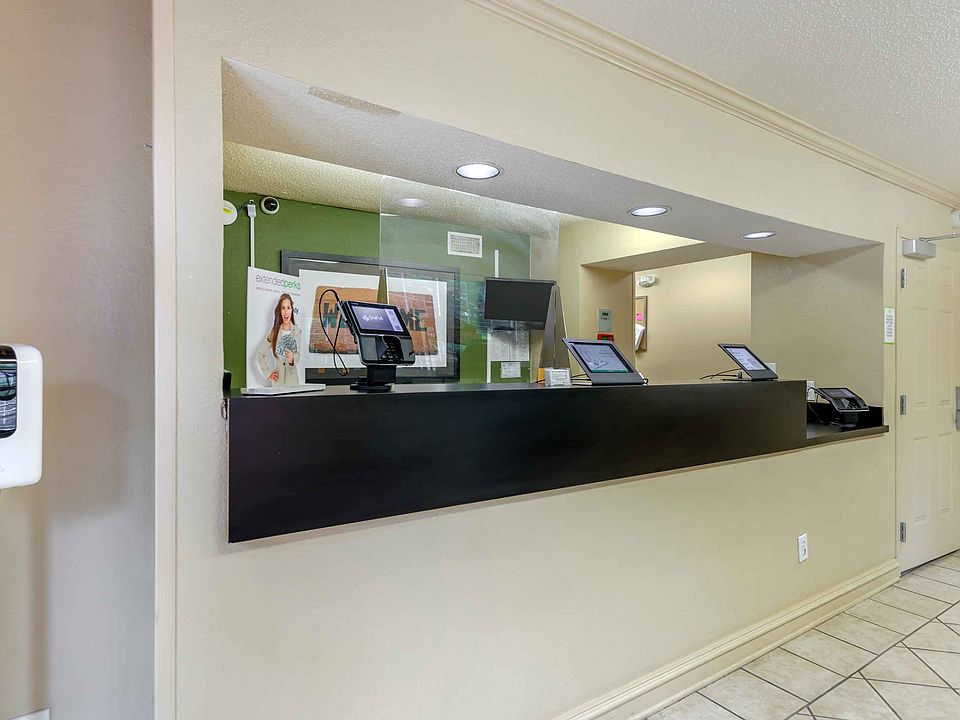 Lobby and Guest Check-in