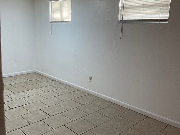 4th image of 511 W 12th St Unit B