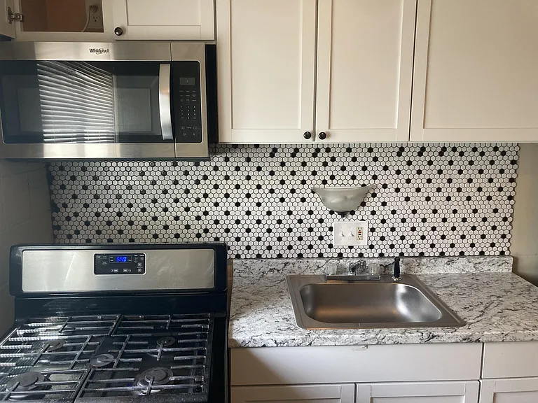 800 W Church St #9 — Photo 6