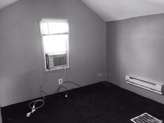 5th image of 10830 Albany Ave