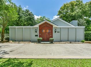2111 N Galveston Ave, Pearland, TX 77581