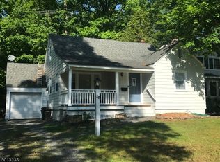 28 Lee Rd, Livingston, NJ 07039