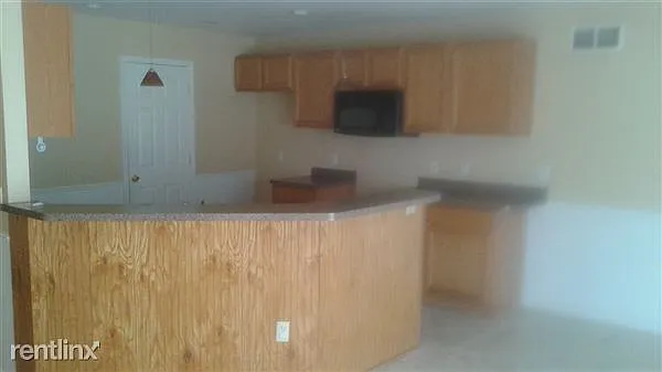 374 Lehigh Ave photo 1