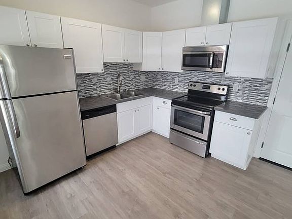 2nd image of 412 1/2 S Lake St #405