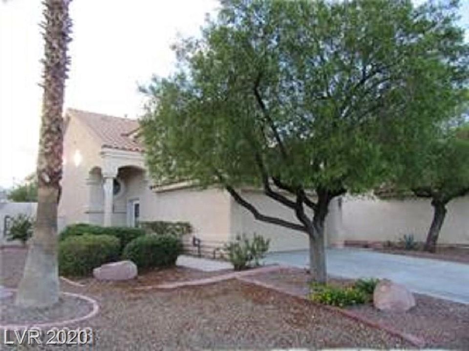 1st image of 1609 Royal Canyon Dr