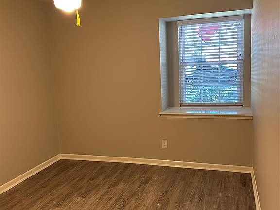 2nd image of 10233 Moorberry Ln