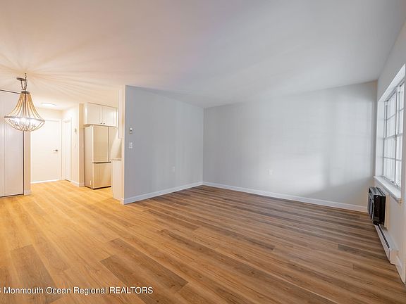 5th image of 433C Picardy Ct